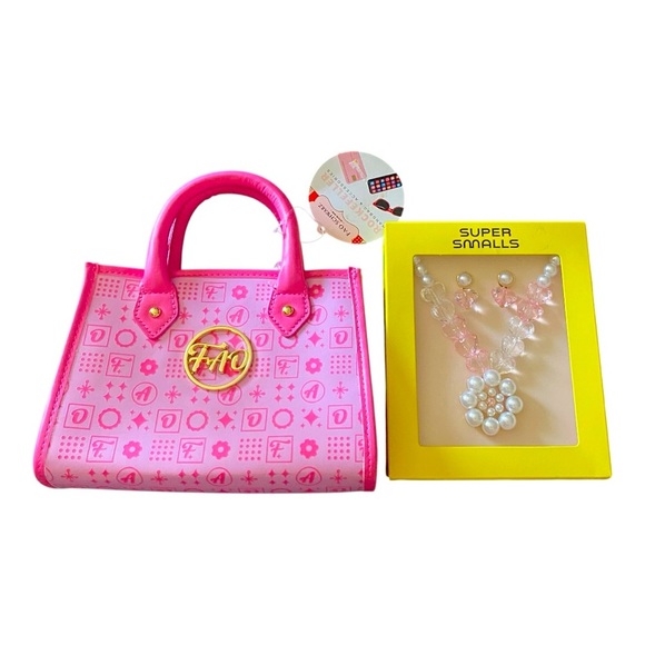 🎄CHRISTMAS GIFTS🎄NWT-FAO SCHWARTZ-ROCKEFELLER HANDBAG & SUPER SMALLS JEWELRY SET - Picture 1 of 6